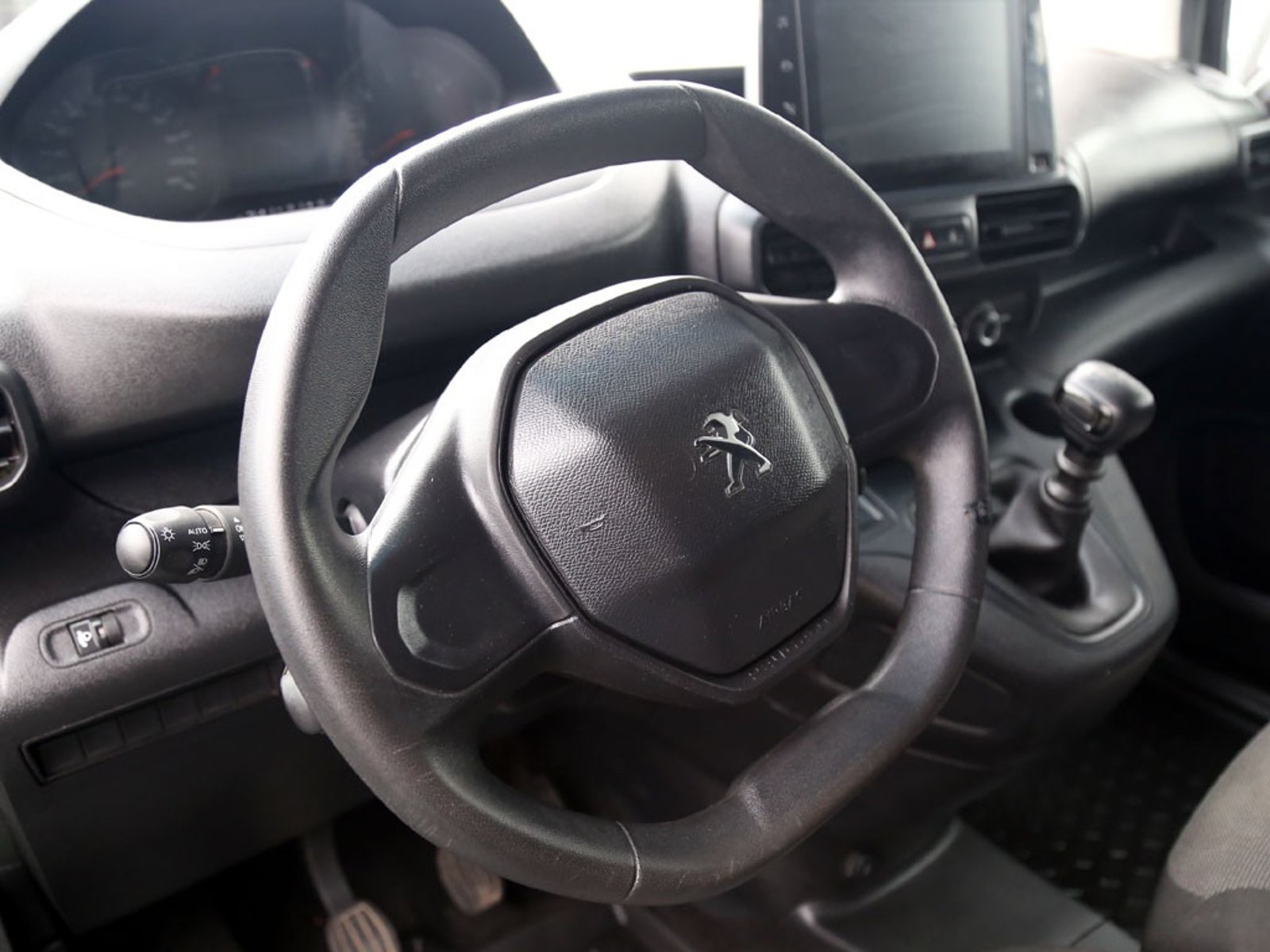 PEUGEOT PARTNER 1.5 L1 HDI DIESEL 2024 - Imagen 15 de 20