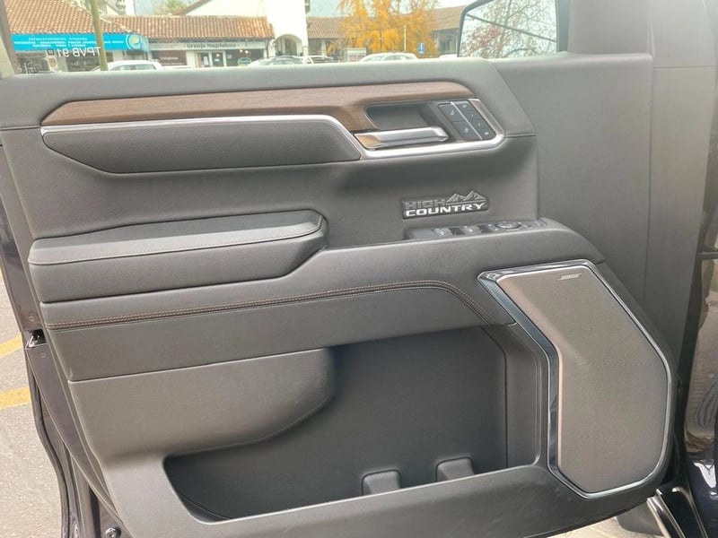 Chevrolet SILVERADO High Country 4X4 3.0 DIESEL AUT 2024 - Imagen 9 de 20