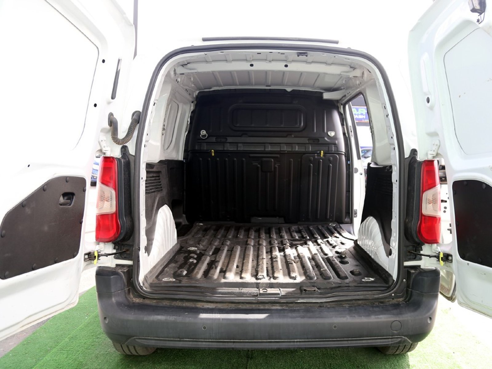 Peugeot PARTNER 1.5 L1 HDI MT 2023 - Imagen 8 de 20