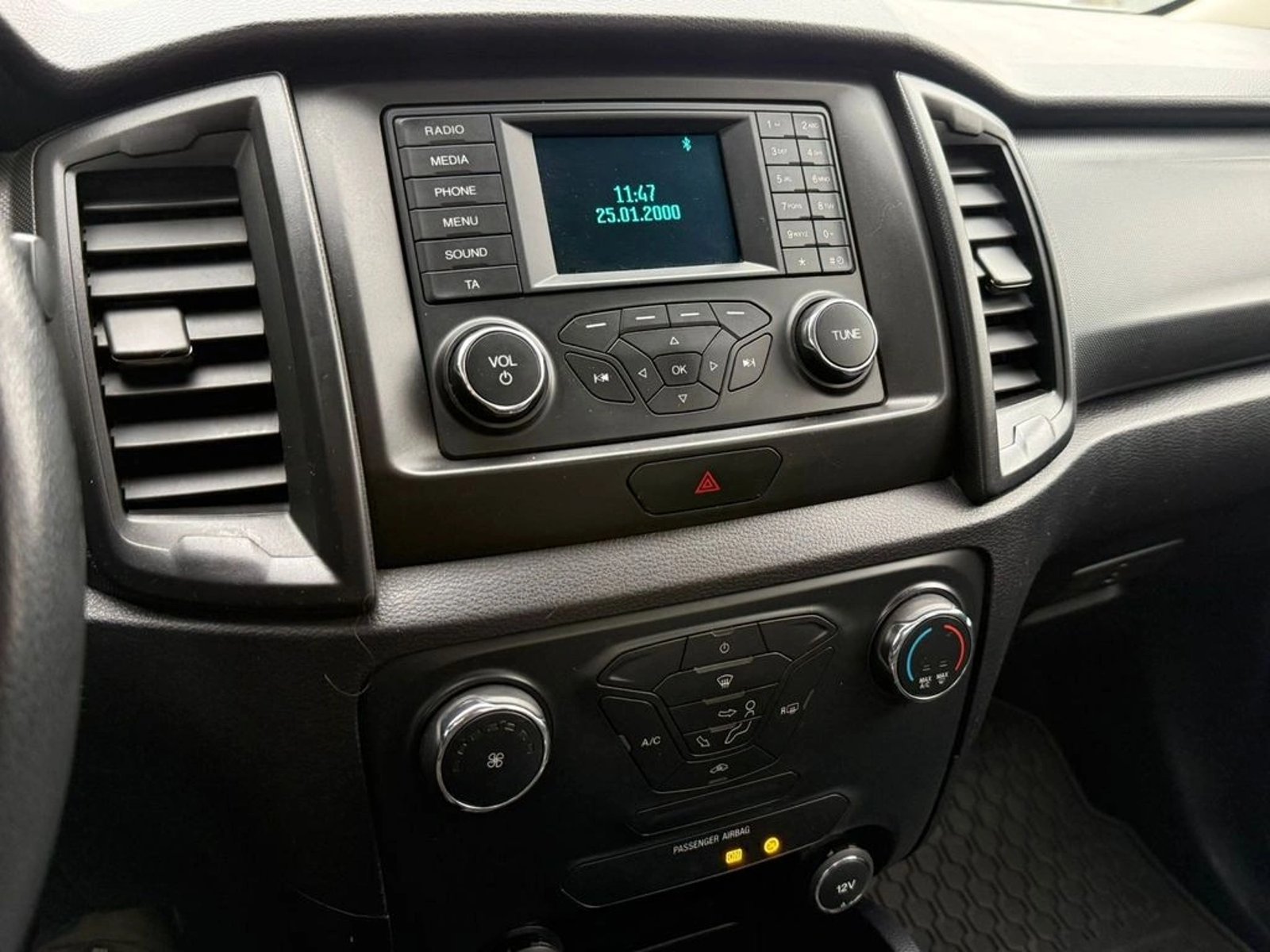FORD RANGER 2.2 4X4 MT 2023 - Imagen 13 de 16