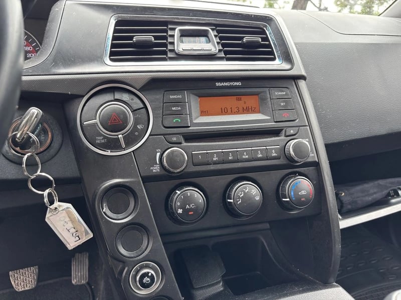 SsangYong ACTYON SPORTS ACTYON SPORTS 2.2 MT 4X2 FULL 2022 - Imagen 17 de 20