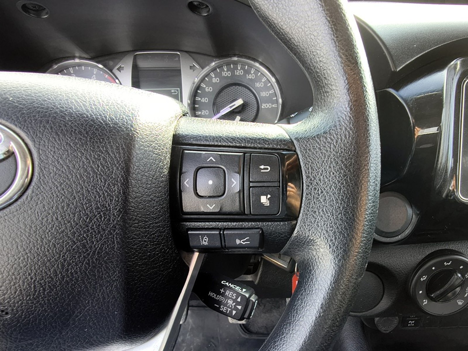 TOYOTA HILUX HILUX TSS 2.4 Diesel 4X2 T/M 2021 - Imagen 13 de 20