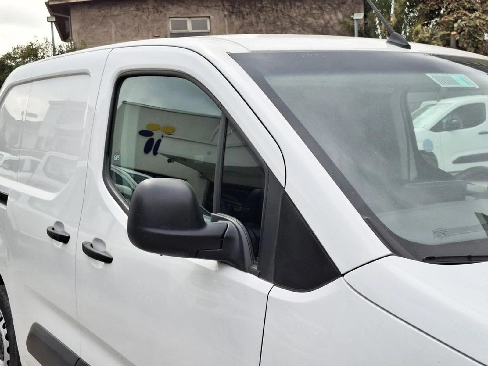 Citroën BERLINGO 1.5 2024 - Foto 4 de 20