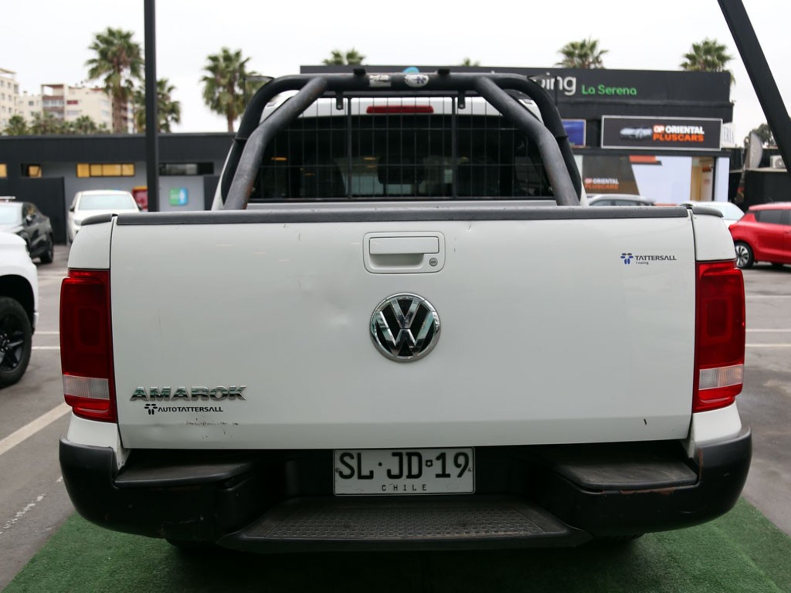 Volkswagen AMAROK TRENDLINE 2.0 DIESEL 4X2 T/M 2023 - Imagen 6 de 20