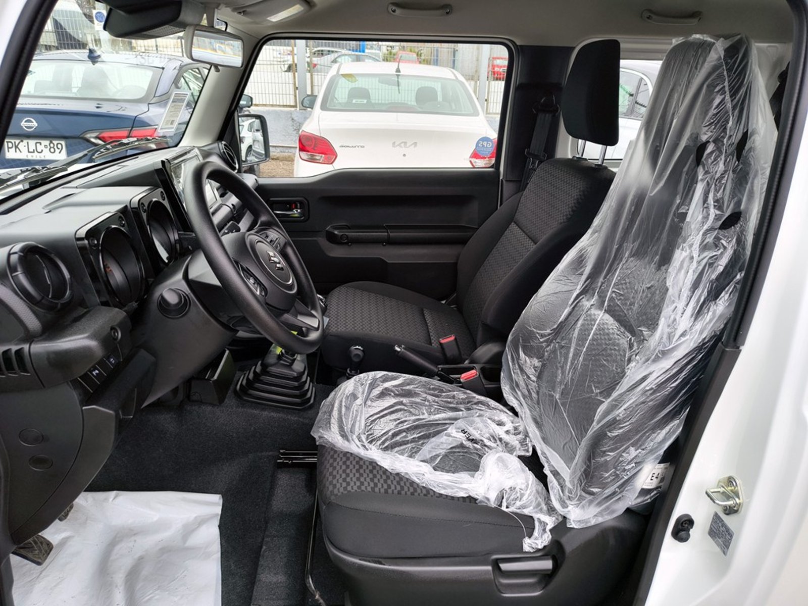 Suzuki JIMNY GL WINCHE MT 4X4 PRECIO+ IVA 2026 - Imagen 13 de 19