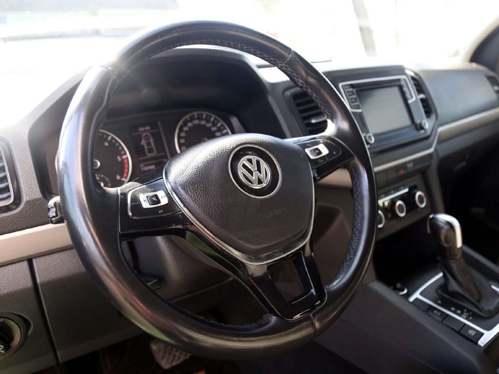 VOLKSWAGEN AMAROK COMFORTLINE AT 2.0 4X4 2021 - Imagen 12 de 20