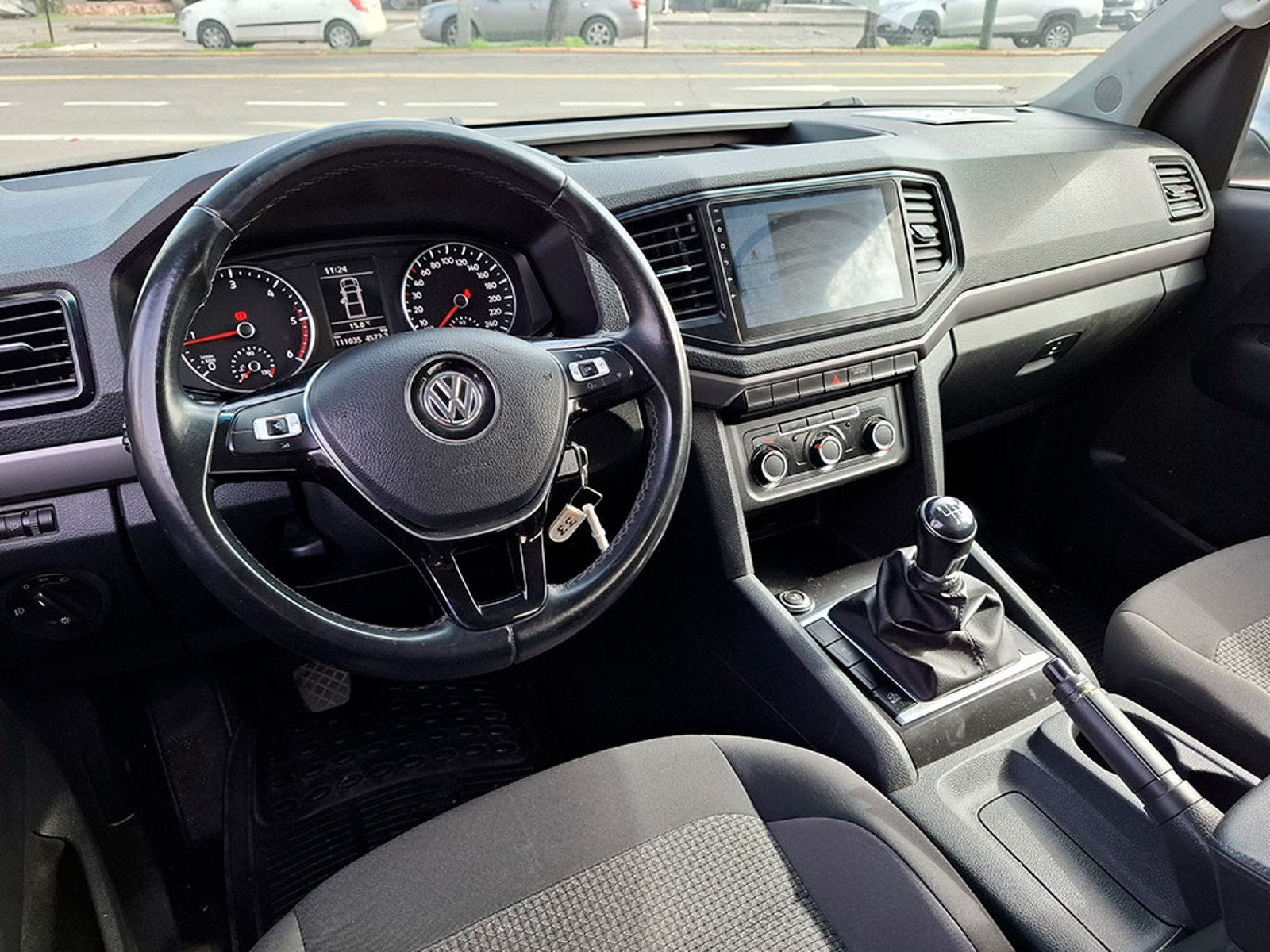 Volkswagen AMAROK 2.0 Confortline 4X2 MT 2023 - Imagen 10 de 20