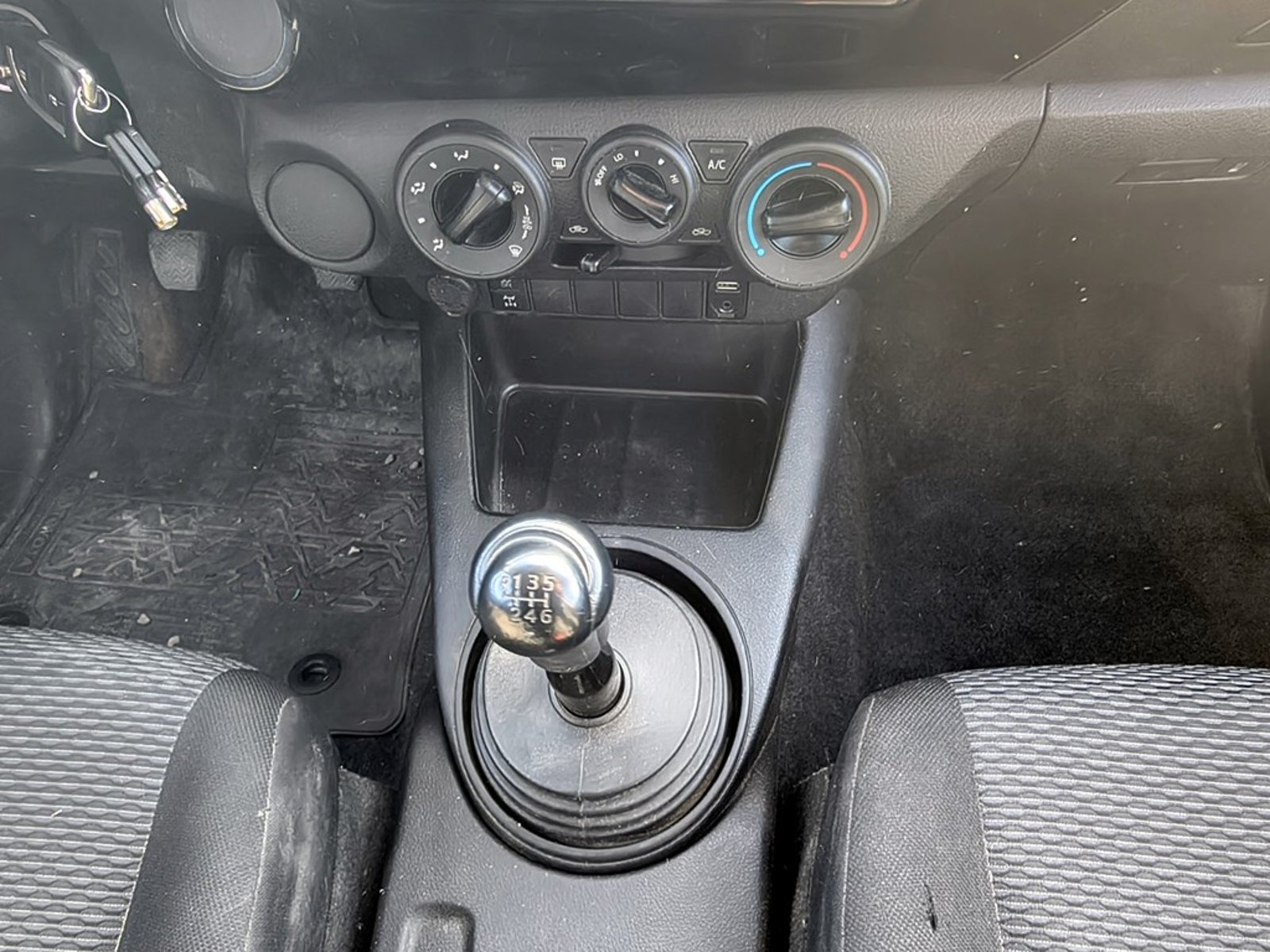 TOYOTA HILUX HILUX TSS 2.4 Diesel 4X2 T/M 2021 - Imagen 18 de 20
