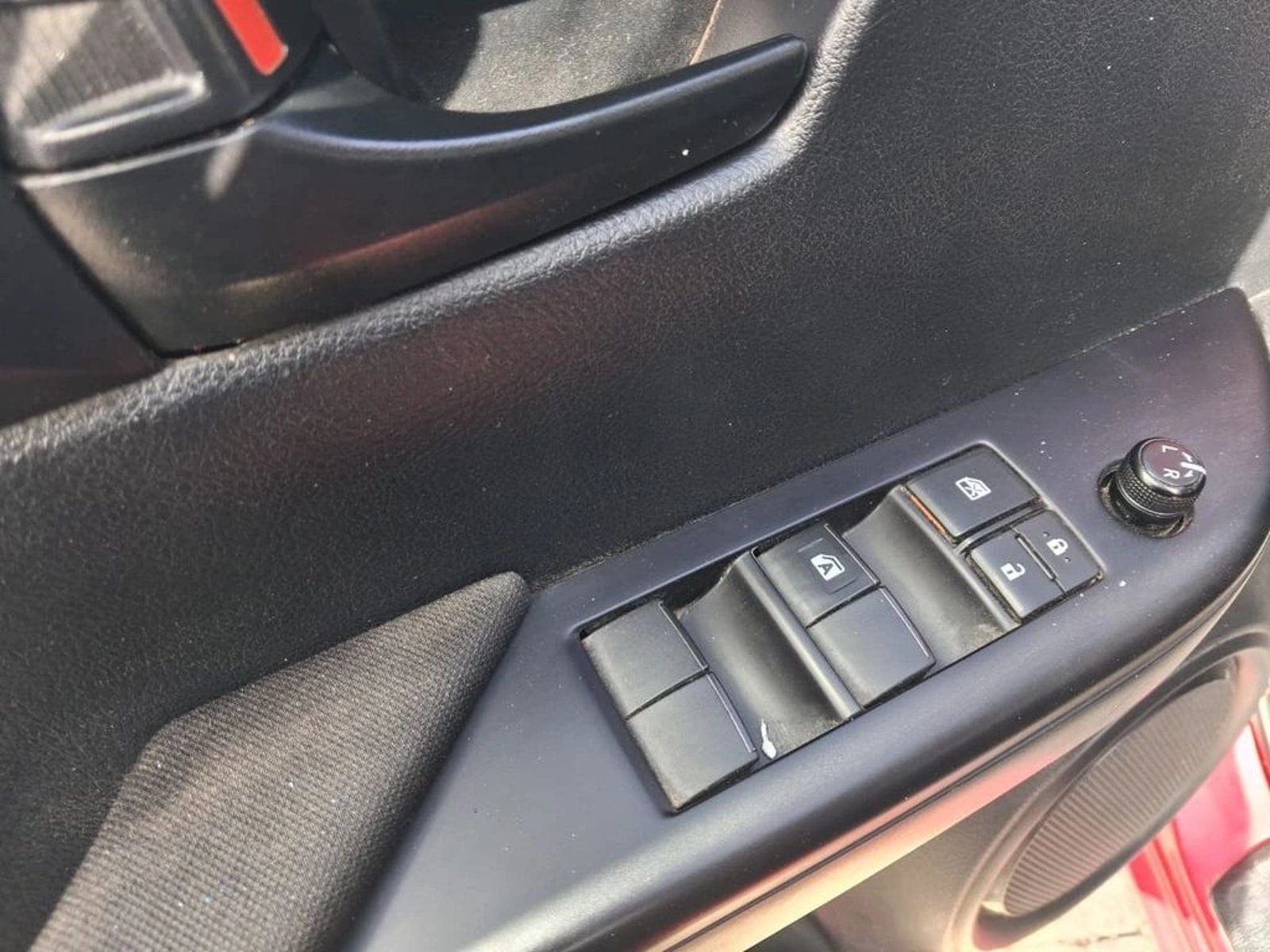 TOYOTA HILUX HILUX TSS 2.4 Diesel 4X2 T/M 2021 - Imagen 11 de 14