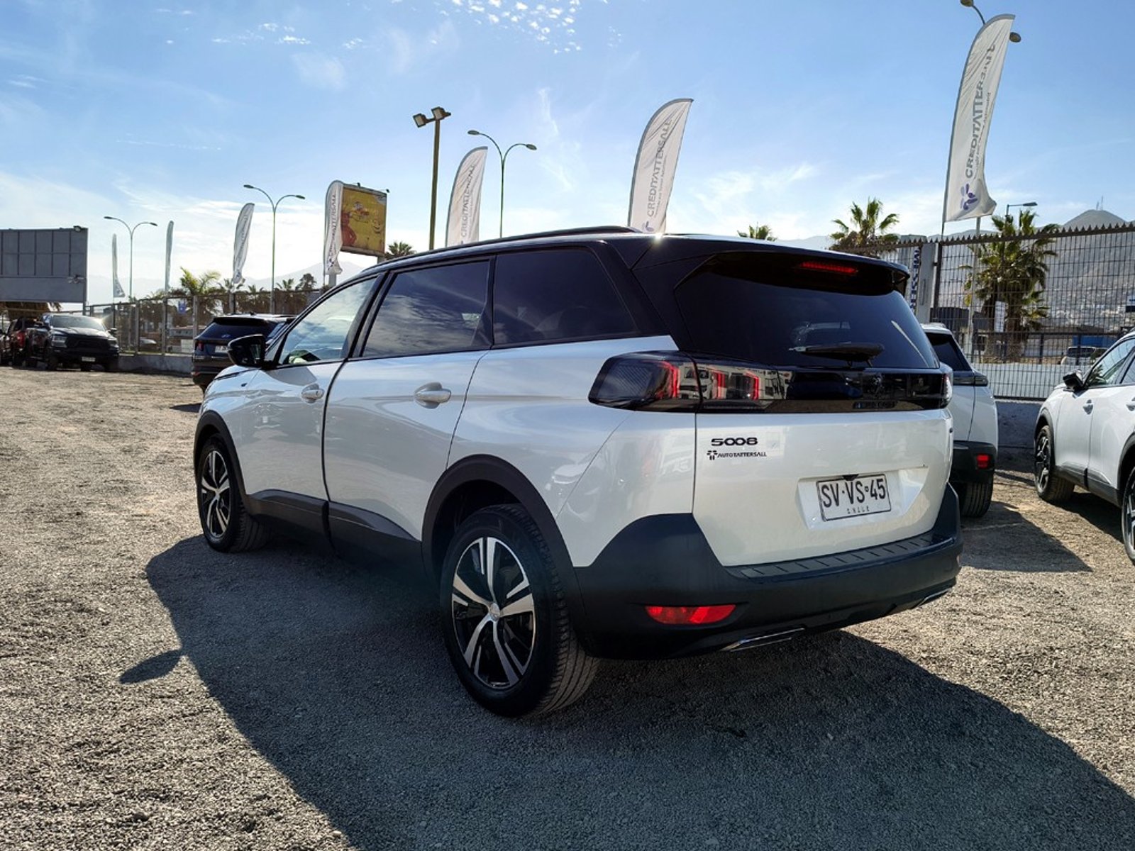 PEUGEOT 5008 BLUEHDI 130 1.5 AUT 2023 - Foto 5 de 20