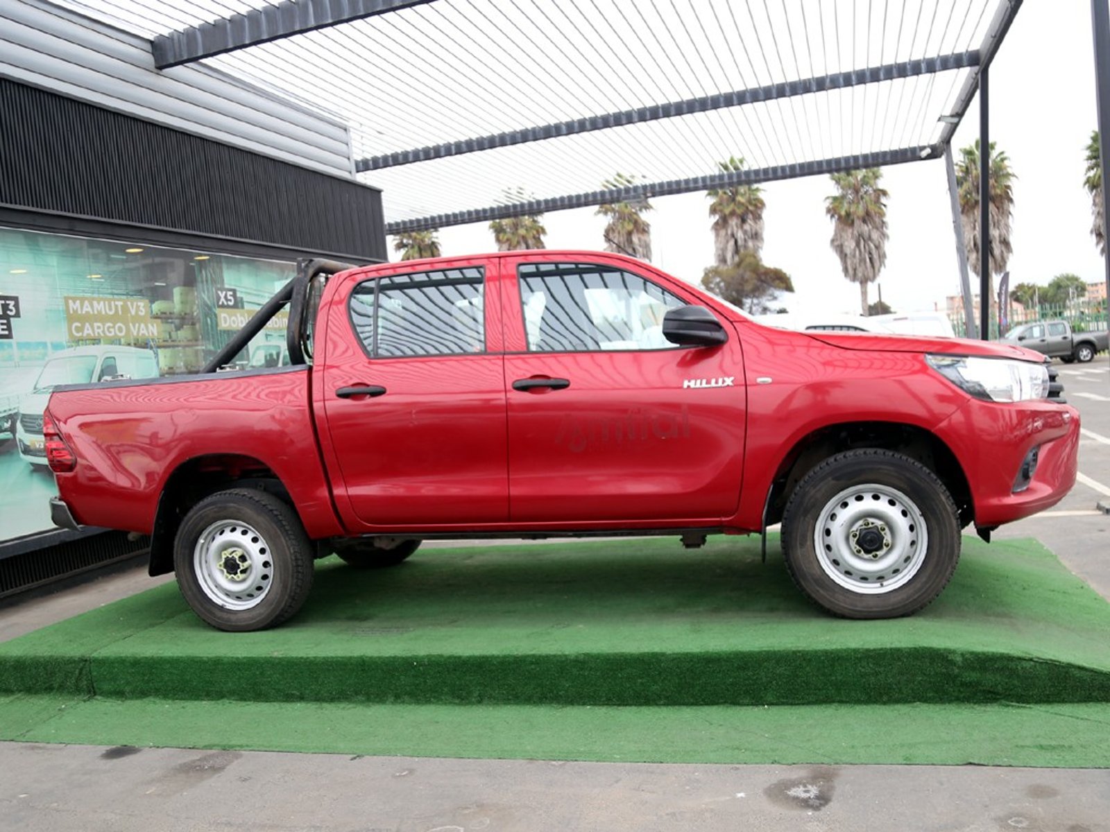 TOYOTA HILUX 2.4 SR 4X2 MT 2023 - Imagen 4 de 20