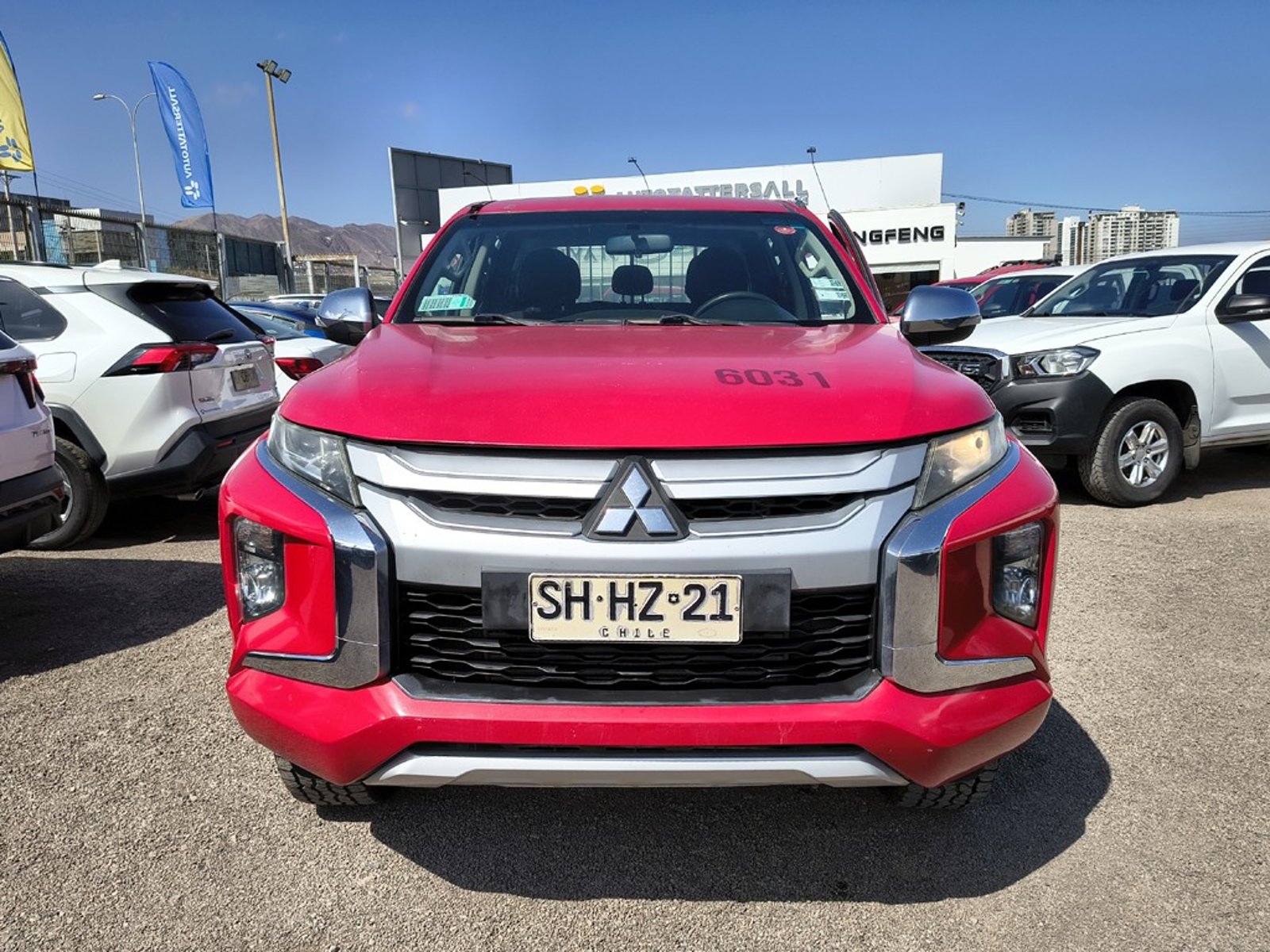 Mitsubishi L200 KATANA 2.4 Diesel 4x2 T/M 2022 - Foto 2 de 20