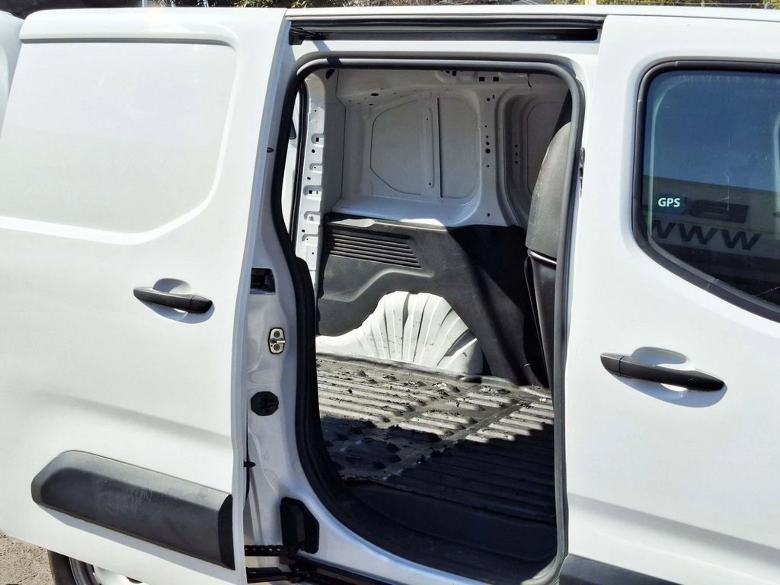 Citroën BERLINGO 1.5 BlueHDI 2024 - Imagen 8 de 20