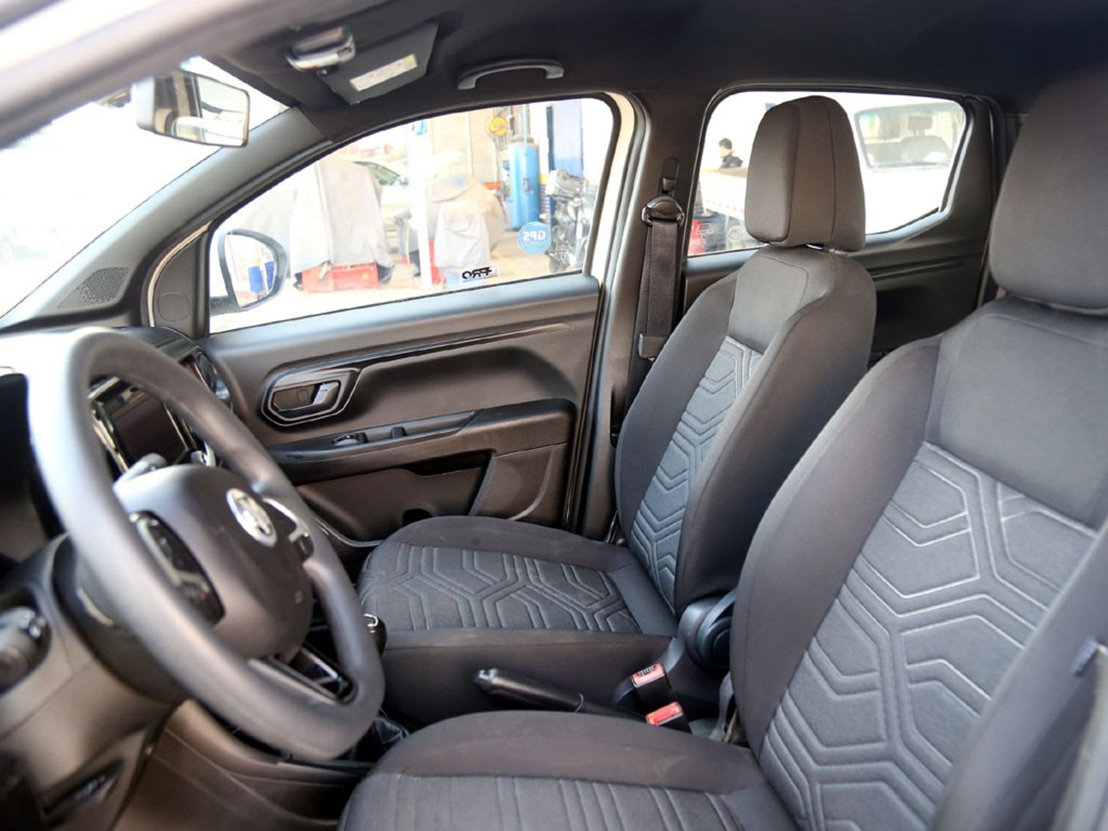 RAM 700 BIGHORNE DCAB 1.3 2024 - Imagen 12 de 20
