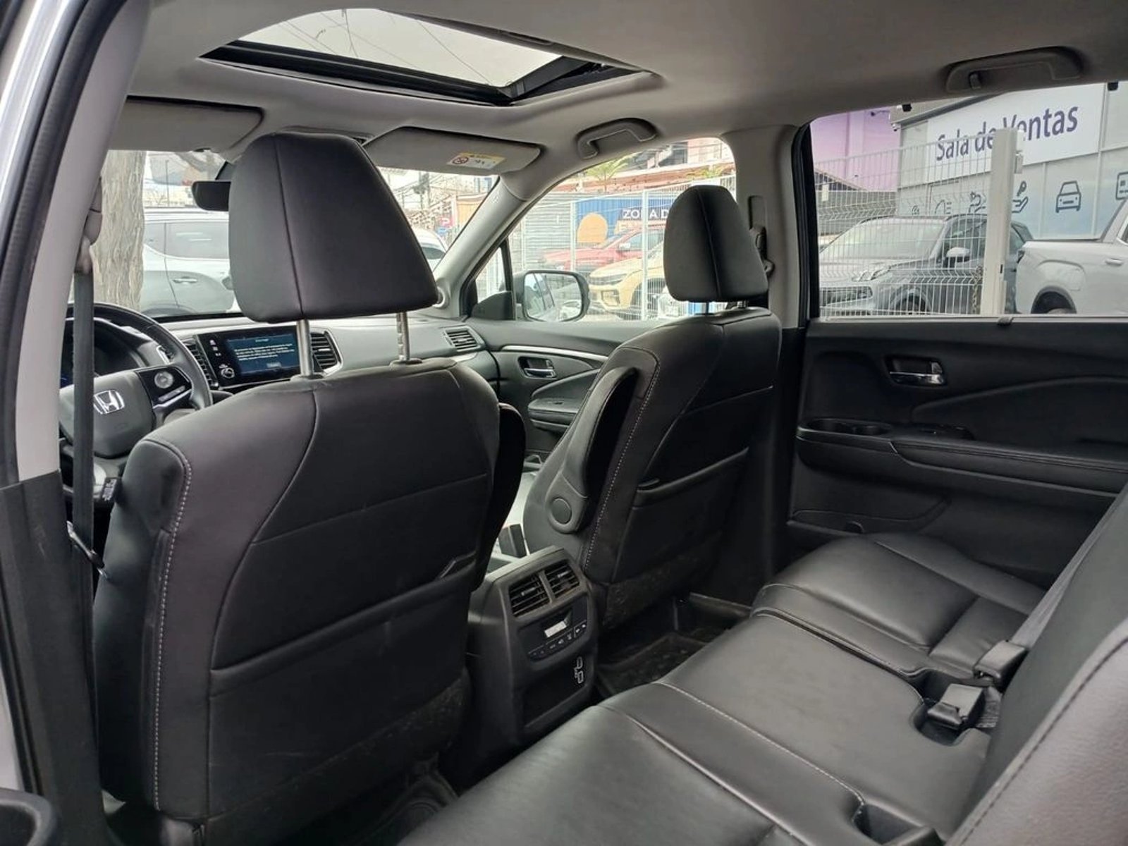Honda PILOT PILOT Tourning 3.5 AWD 7 Pasajeros 2023 - Imagen 16 de 18