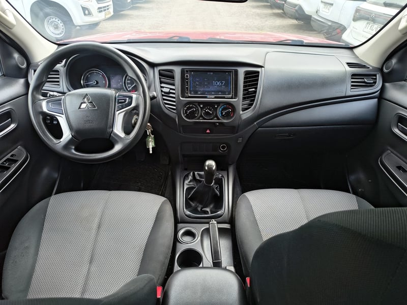 Mitsubishi L200 L200 KATANA 2.4 Diesel 4X2 T/M 2023 - Imagen 15 de 20
