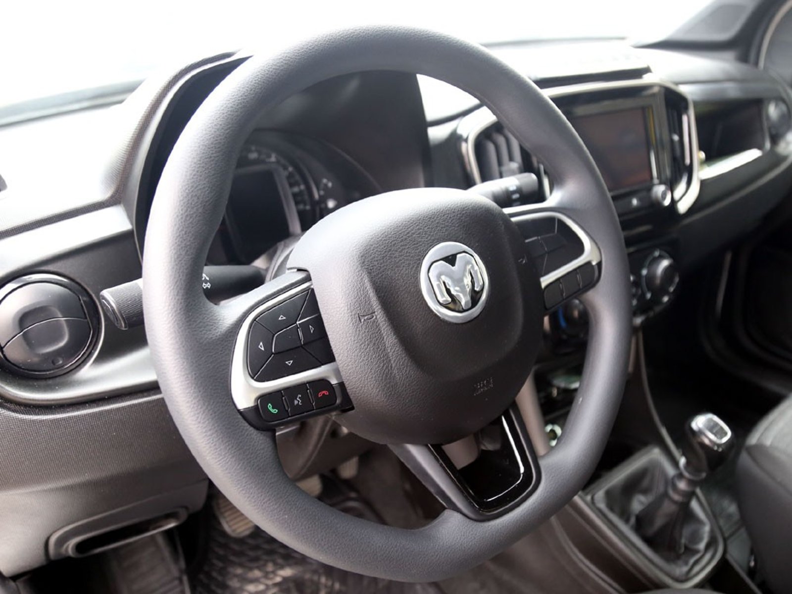 RAM 700 1.3 BIGHORNE SLT CD MT 2024 - Imagen 13 de 20