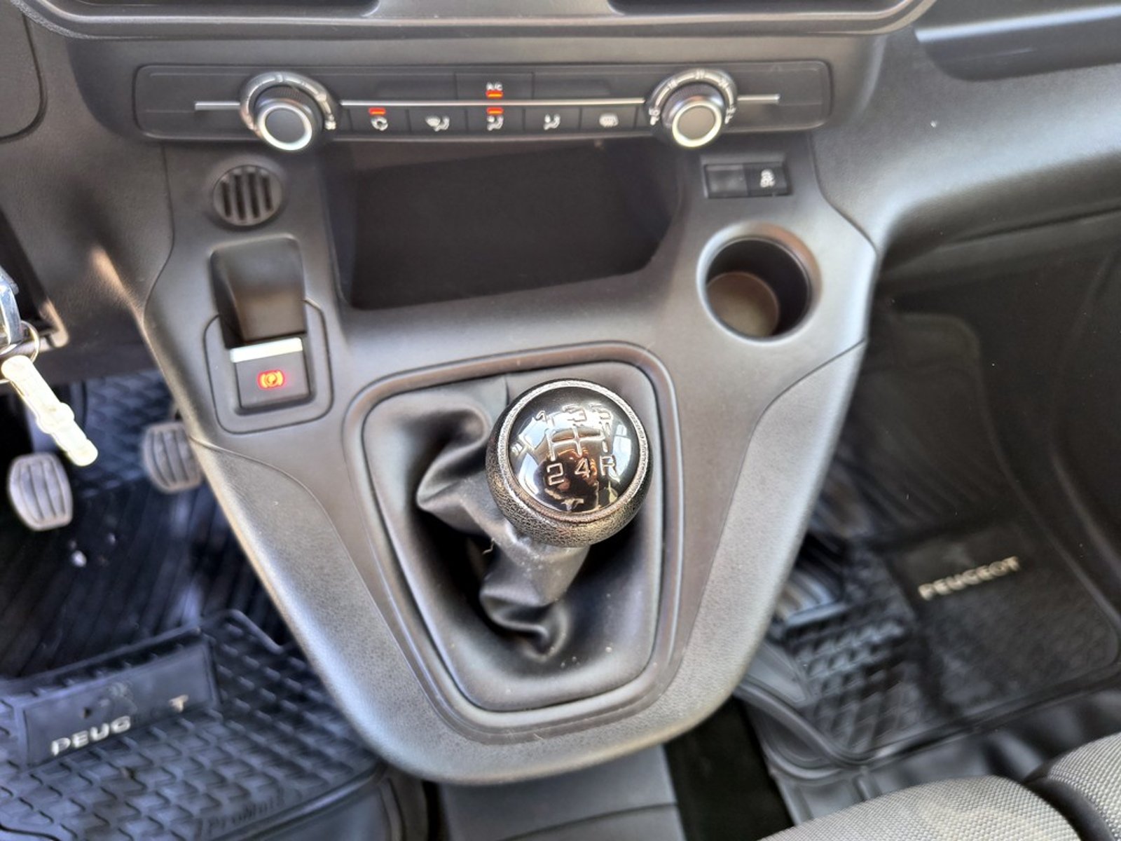 PEUGEOT PARTNER PARTNER 1.6 Diesel 4x2 T/M 2021 - Imagen 14 de 17