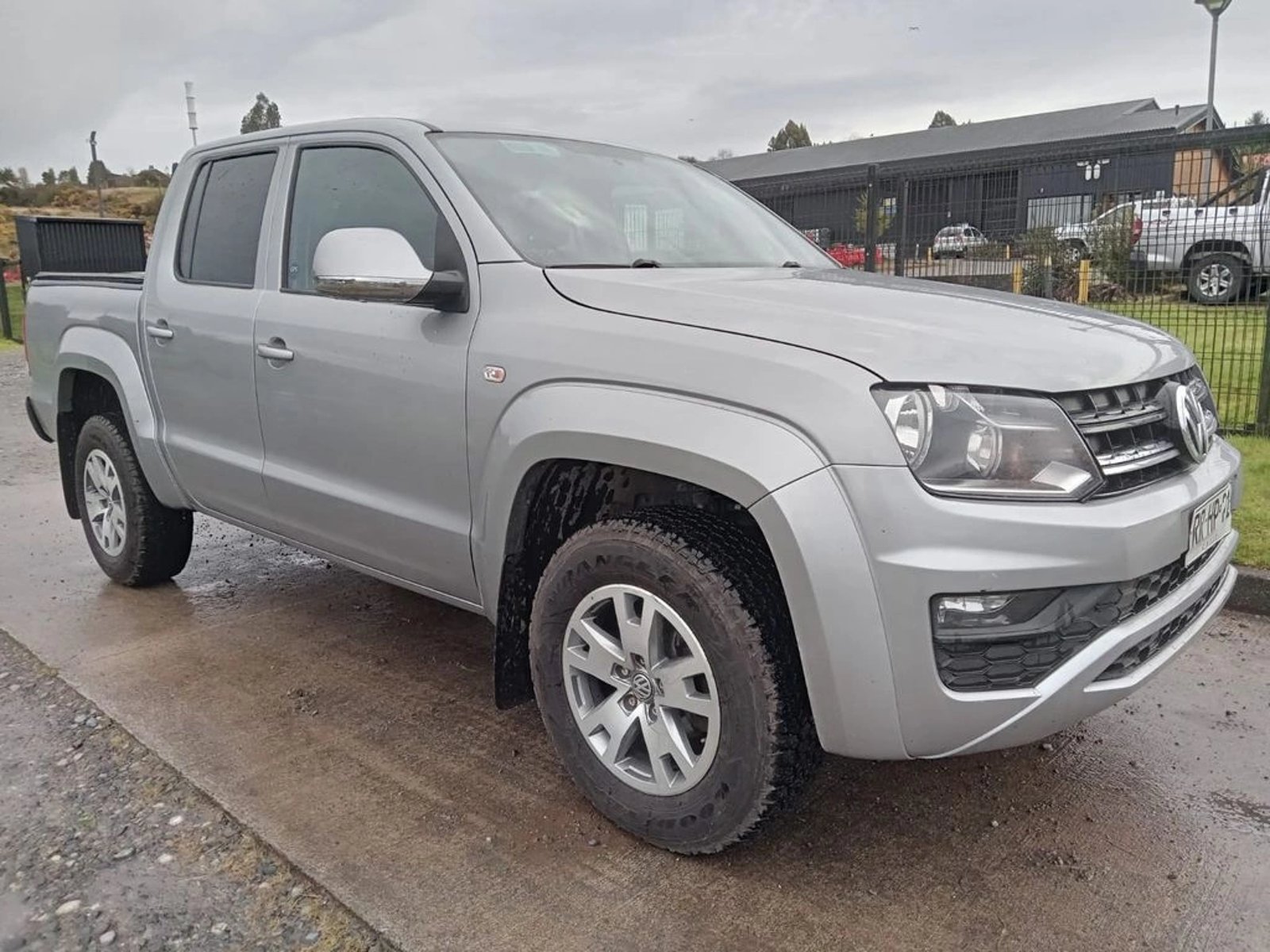Volkswagen AMAROK COMFORTLINE 2.0 AT 2022 - Foto 2 de 8