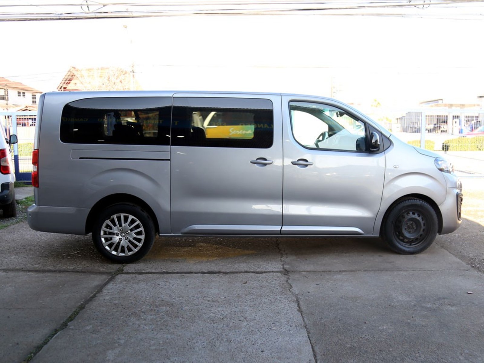 Peugeot TRAVELLER L3 BLUE HDI 180 2.0 2022 - Imagen 4 de 20