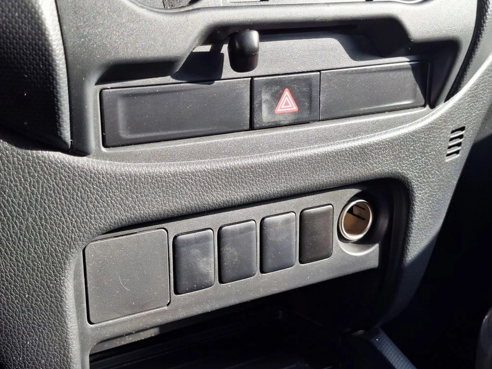 MITSUBISHI L200 2.4 2023 - Imagen 20 de 20