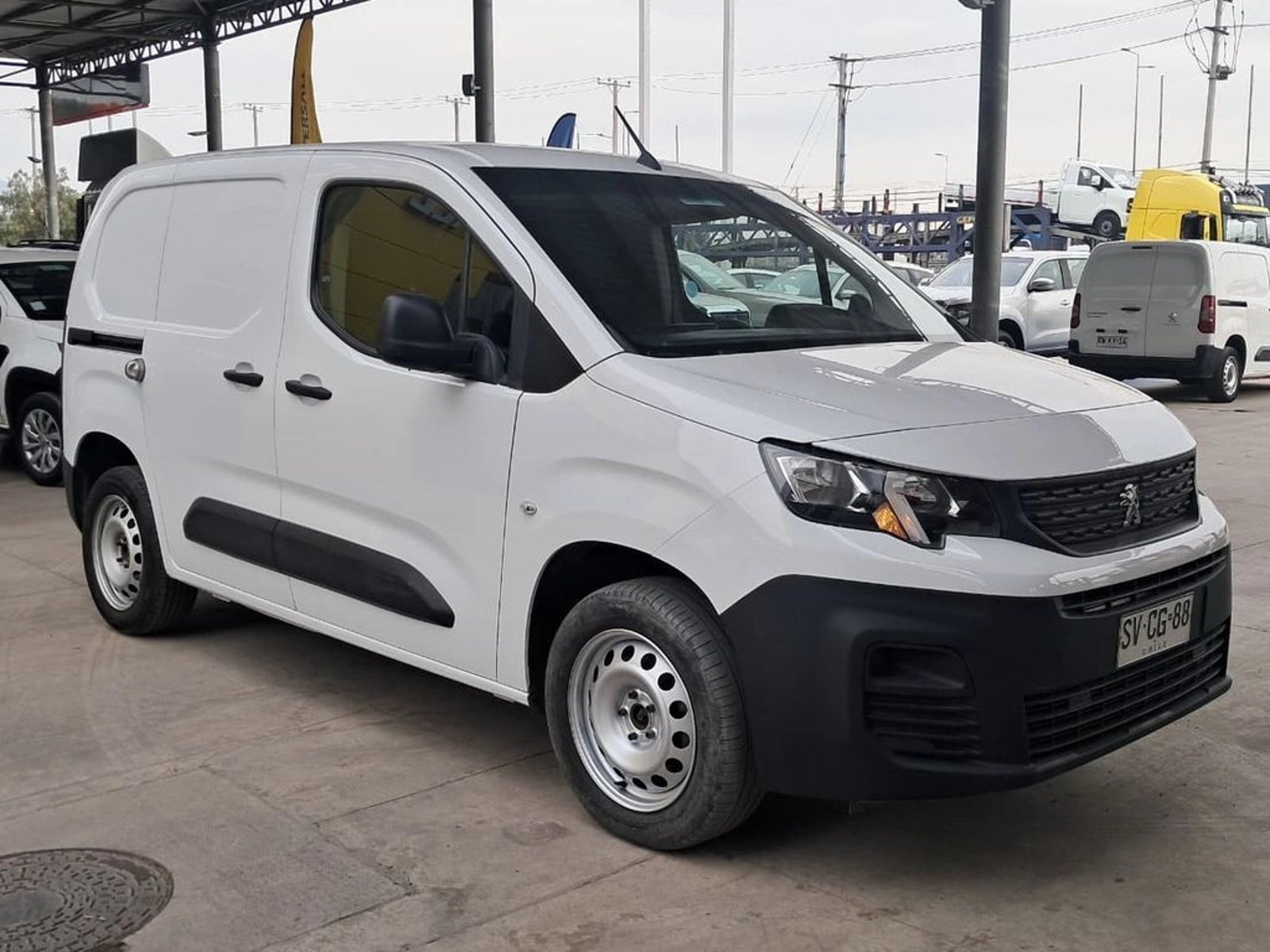 Peugeot PARTNER L1 1.5  HDI 4X2 MT 2023 - Imagen 4 de 19