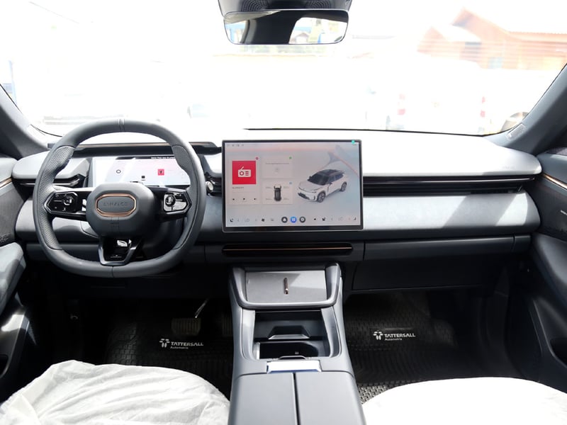 Lynk & Co 08 08 PHEV 2027 - Imagen 17 de 20