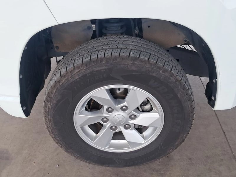 Mitsubishi L200 KATANA 2.4 CR MT 4X2 2021 - Imagen 11 de 20