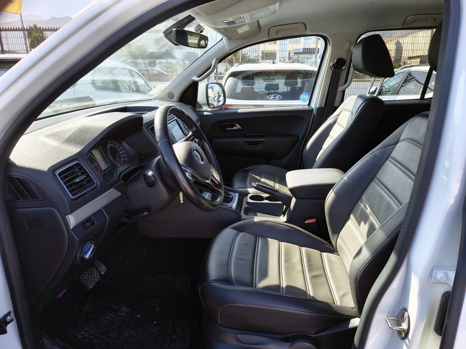 Volkswagen AMAROK 2.0 COMFORTLINE 4MOTION 2023 - Imagen 10 de 20