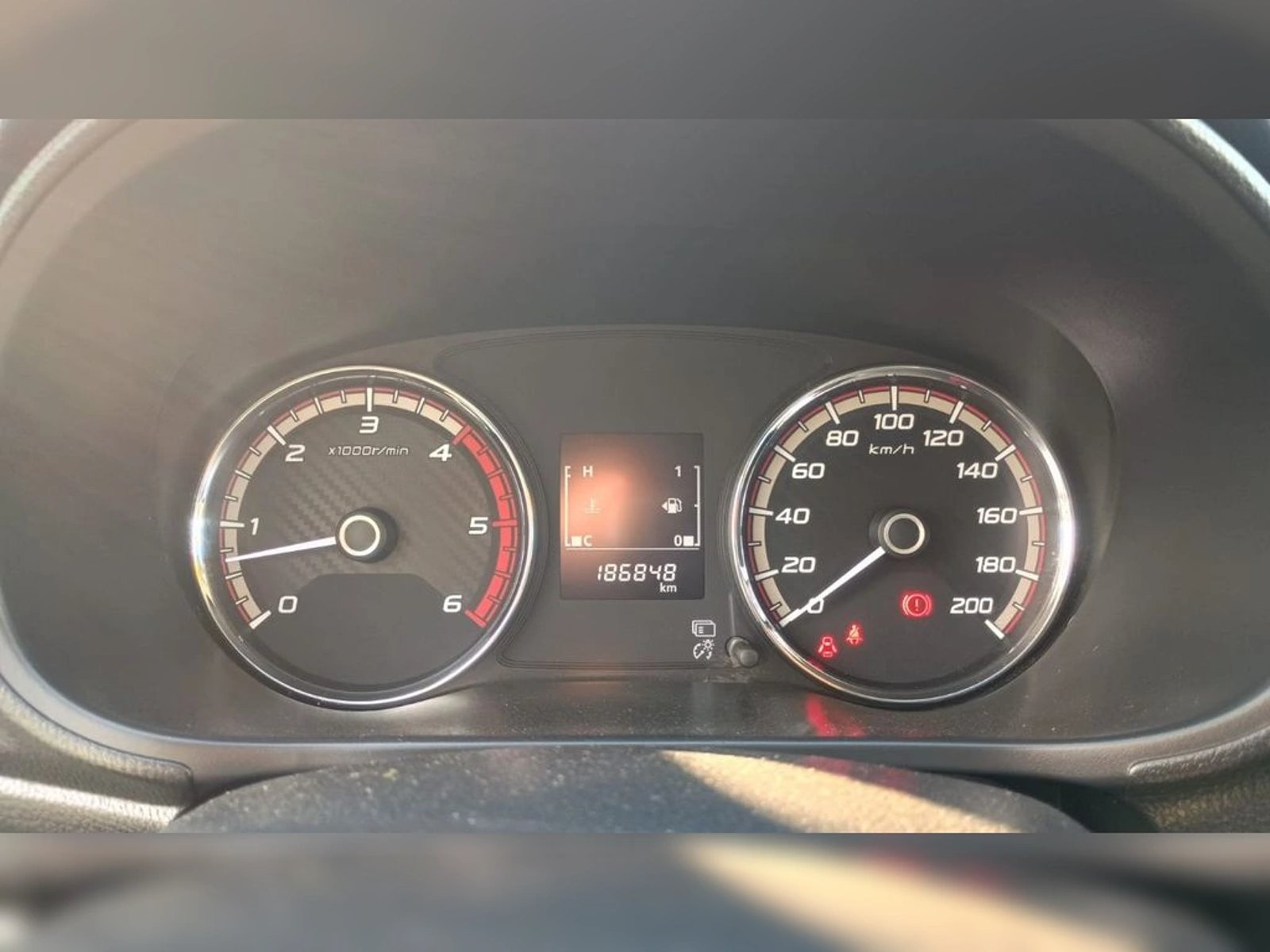 MITSUBISHI L200 2.4 KATANA CRT DIESEL  4X4 MT 4P 2022 - Imagen 7 de 12