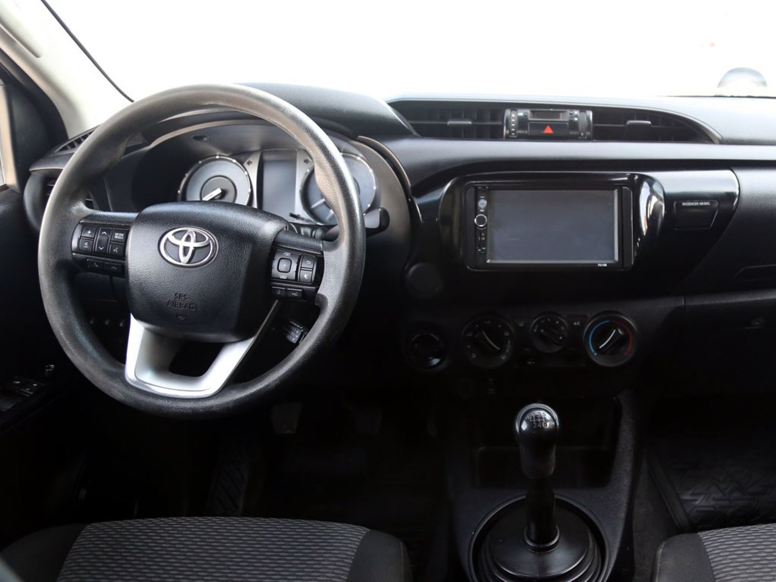 Toyota HILUX DX 4X4 2.4 2023 - Imagen 11 de 20