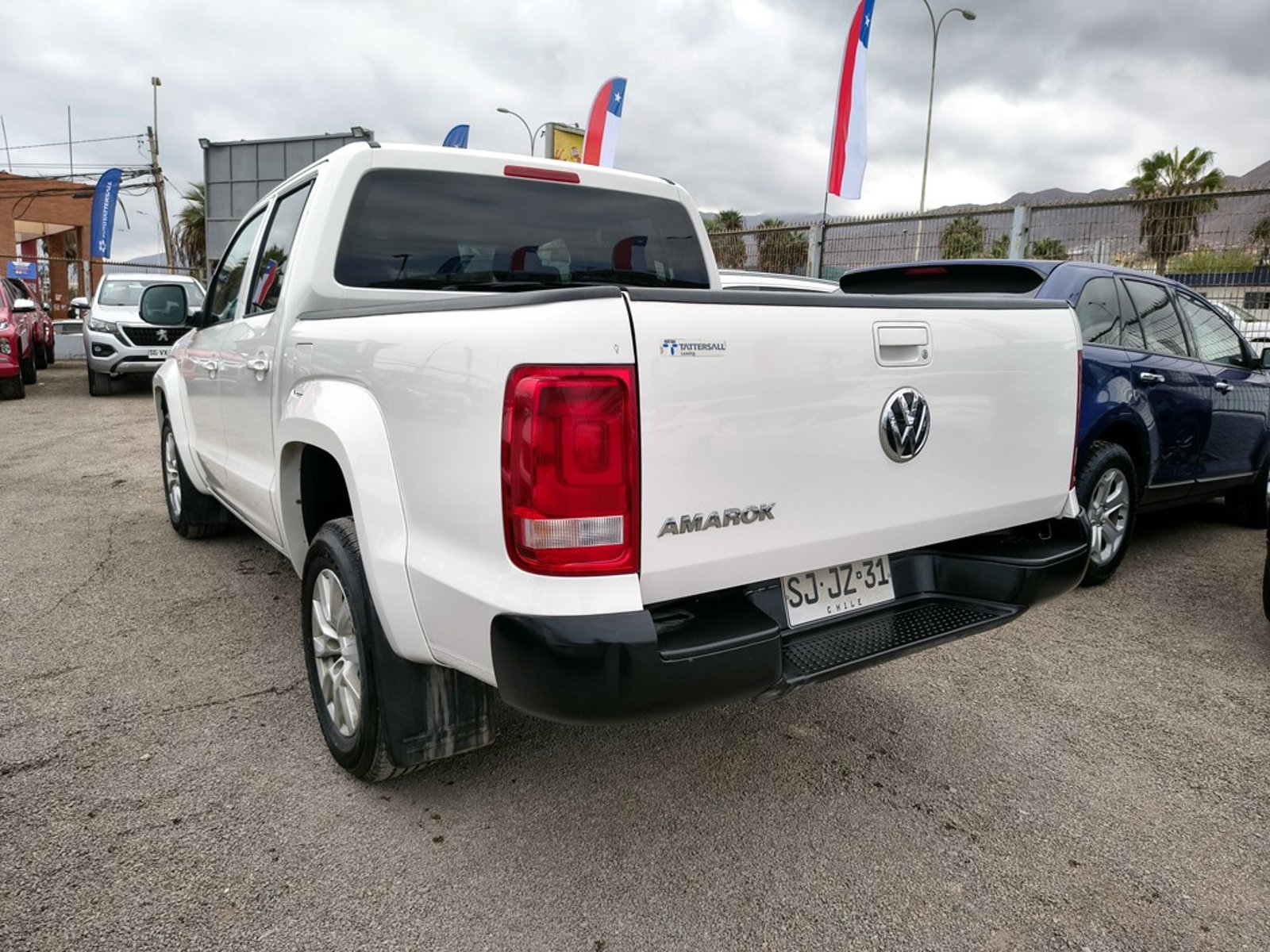 Volkswagen AMAROK 2.0 Diesel 4x2 T/M TRENDLINE 2023 - Foto 4 de 20