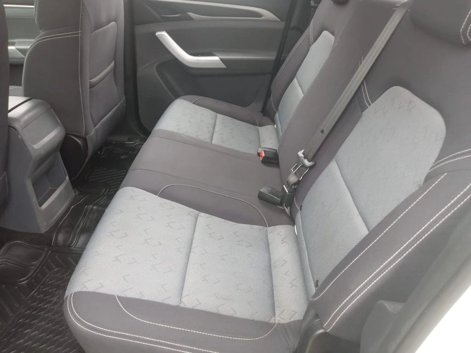 MAXUS T60 2.8 DC DX 6MT 2023 - Imagen 8 de 14