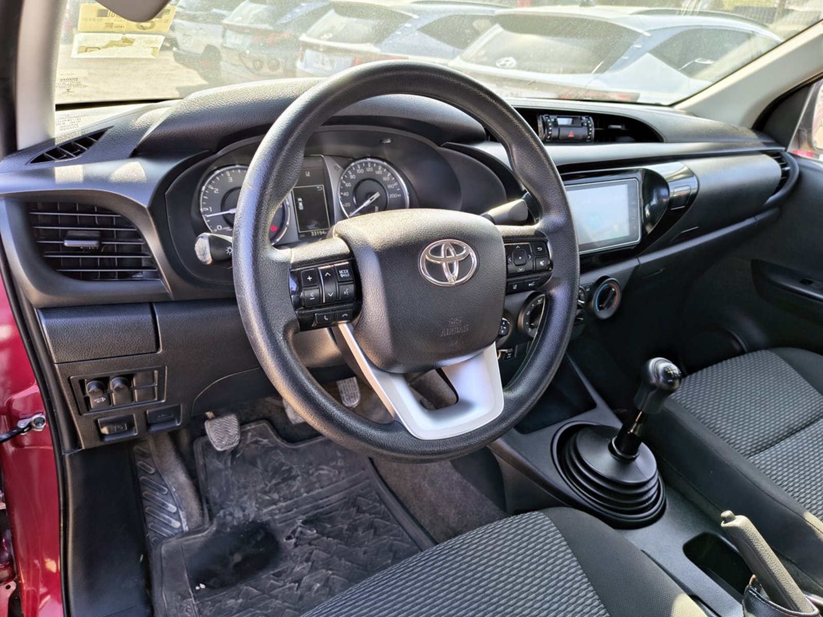 TOYOTA HILUX 2.4 DX DIESEL 4x2 2022 - Imagen 12 de 20