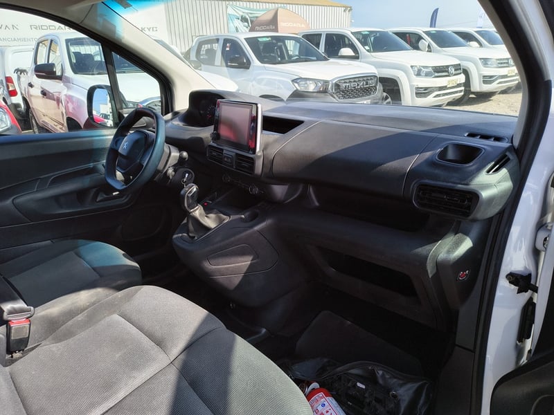 Peugeot PARTNER L2 1.6 Diesel 4x2 T/M 2023 - Imagen 17 de 18