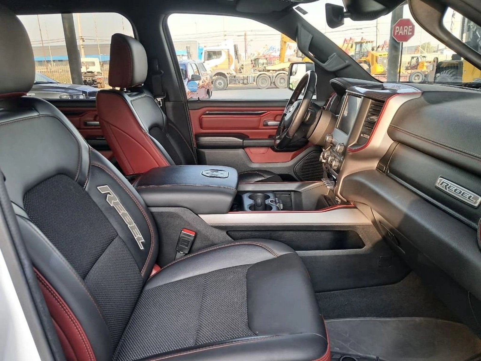 RAM 1500 5.7 REBEL 4X4 AT 4P 2023 - Imagen 17 de 20