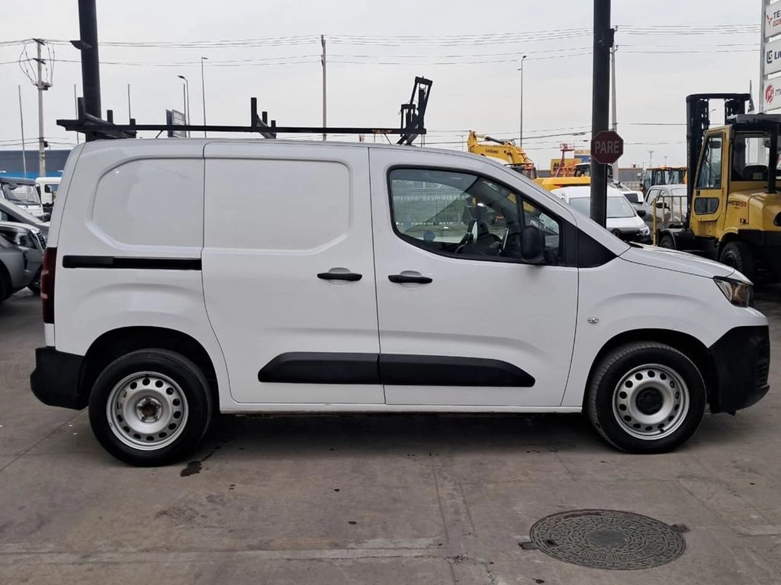 Peugeot PARTNER L1 1.5 HDI 4X2 MT 2024 - Foto 5 de 19