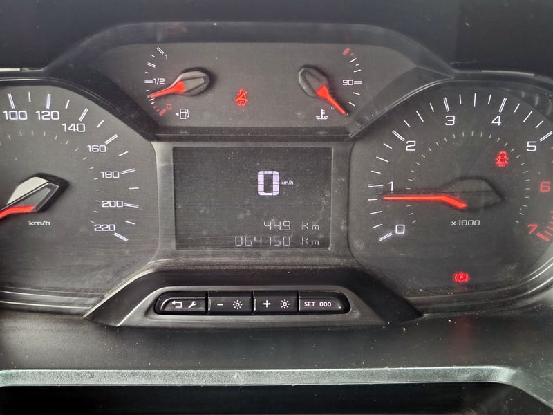 Peugeot PARTNER L1 1.5 Diesel 4X2 T/M 2024 - Imagen 12 de 17