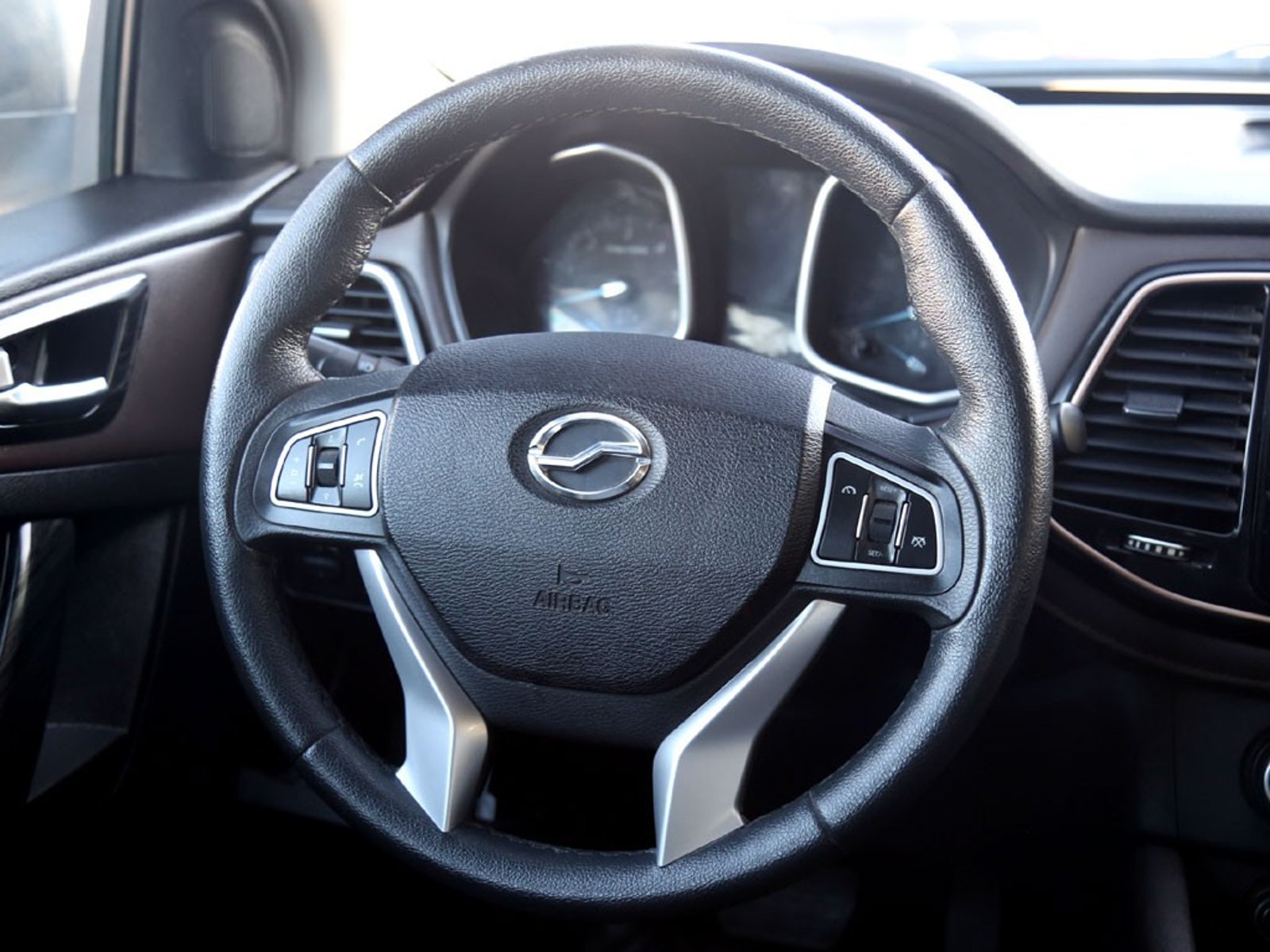 ZX Auto TERRALORD 2.0 AUT 2023 - Imagen 15 de 20