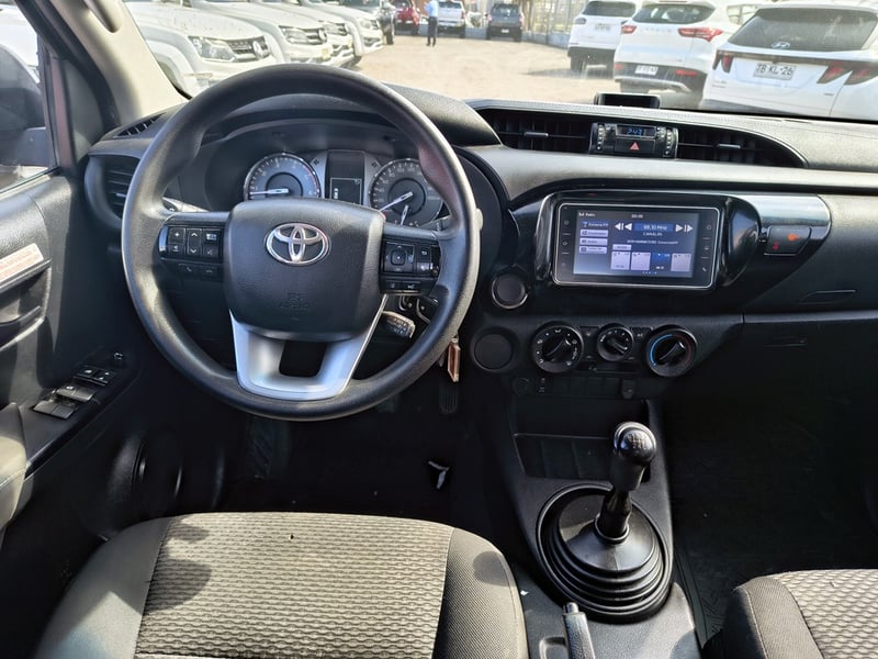 Toyota HILUX DX TSS 2.4 Diesel 4X2 T/M 2023 - Imagen 12 de 20