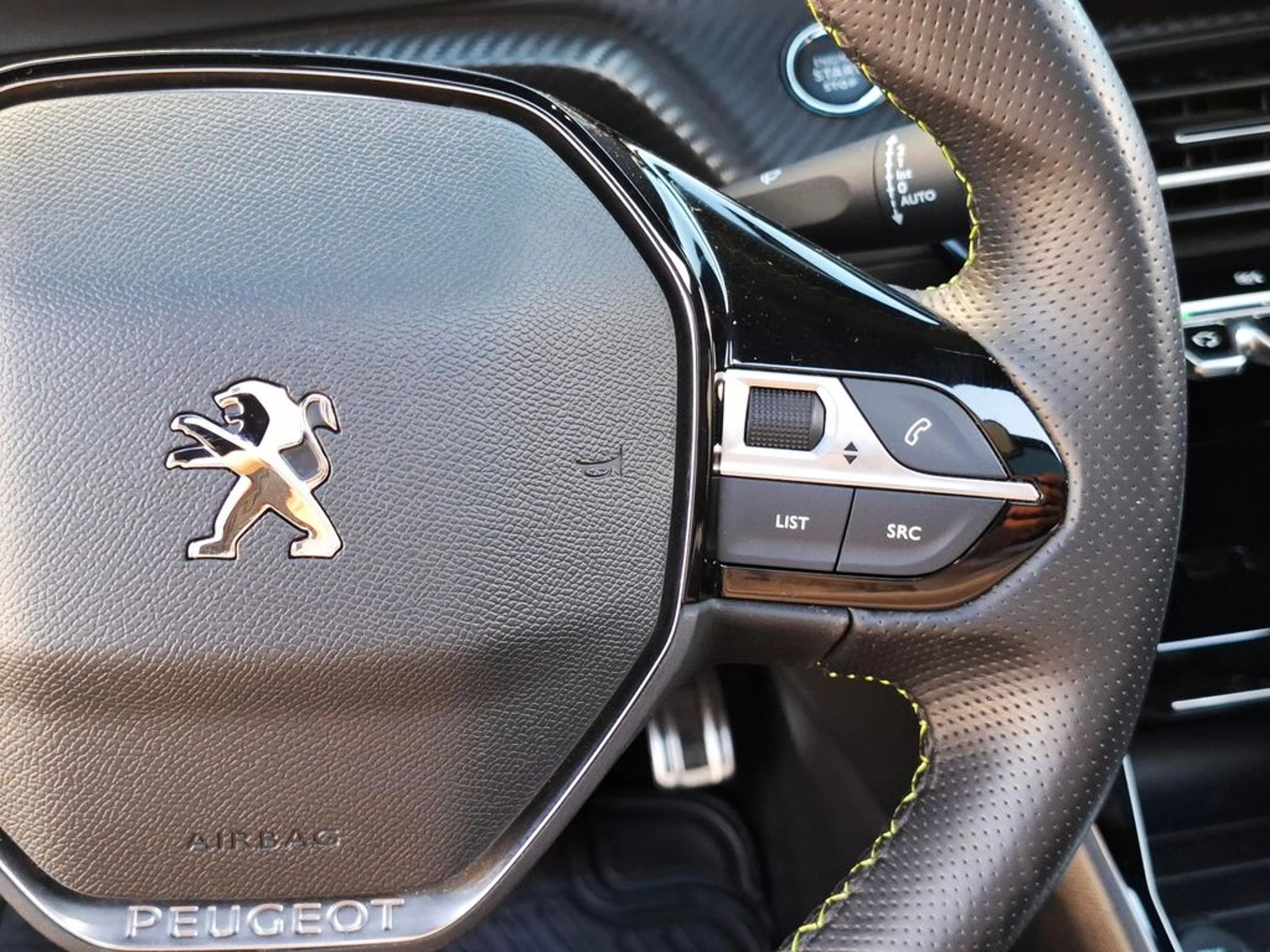 Peugeot 2008 1.2 2023 - Imagen 19 de 20