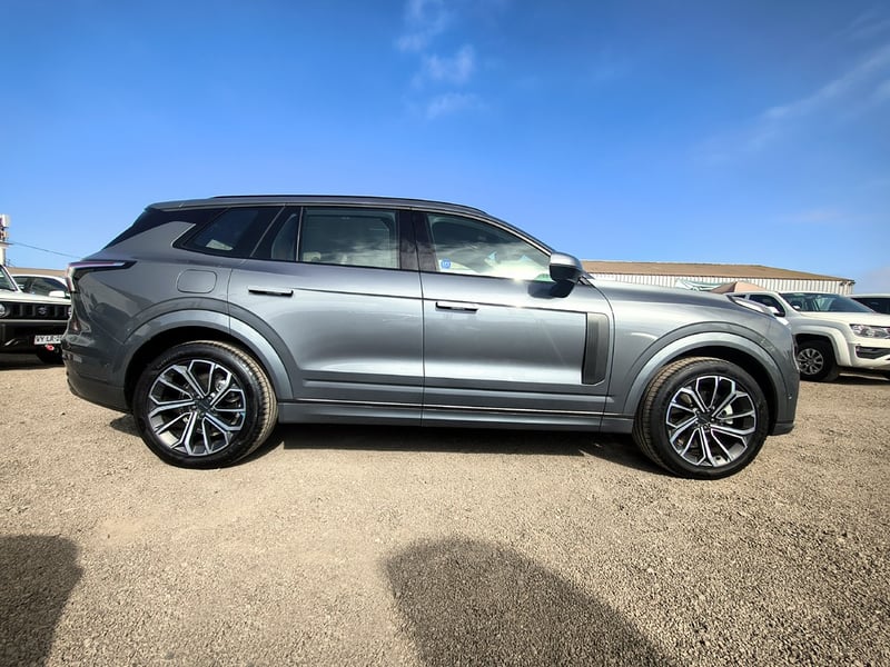 Lynk & Co 09 09 HALO Hibrido 4X4 T/A 2027 - Imagen 4 de 20