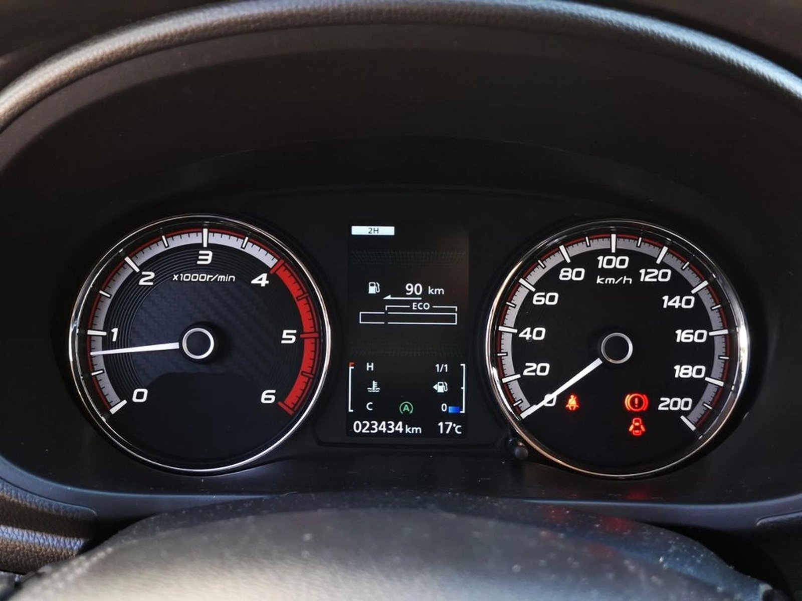 MITSUBISHI L200 2.4 2024 - Imagen 18 de 20