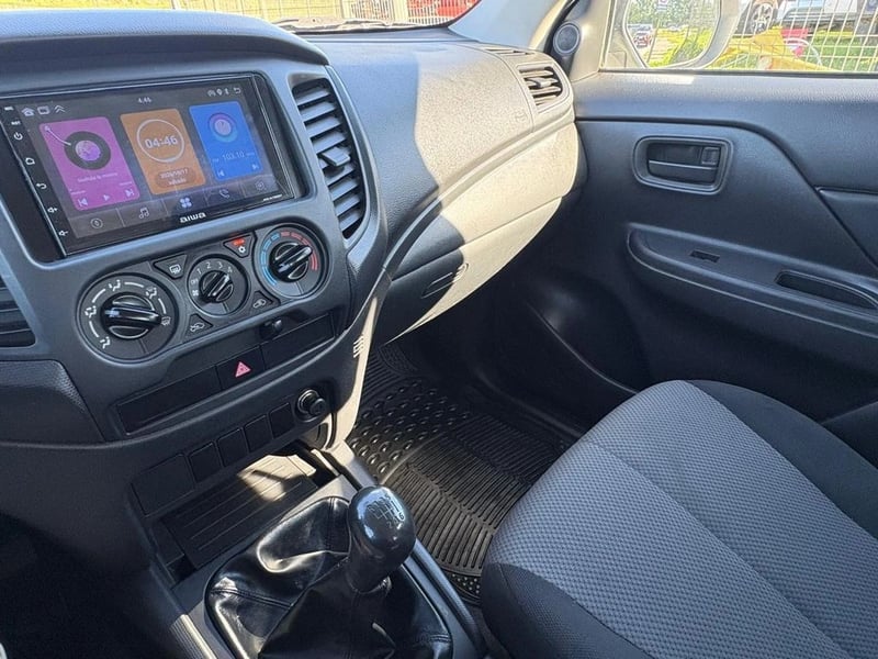 Mitsubishi L200 CR KATANA 4X2 2023 - Imagen 10 de 12