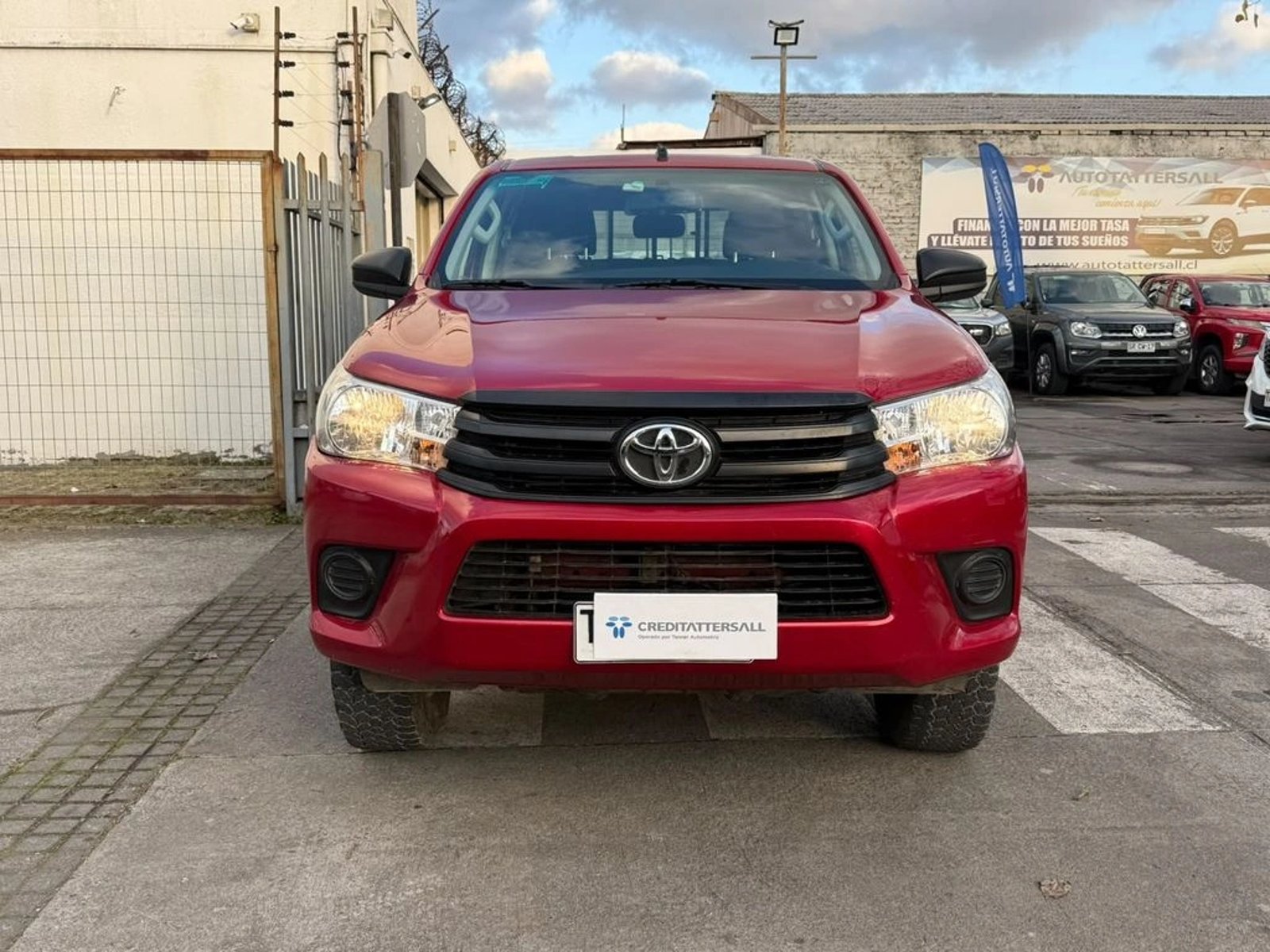 Toyota HILUX 2.4 TTS 4X4 MT 2024 - Foto 2 de 12