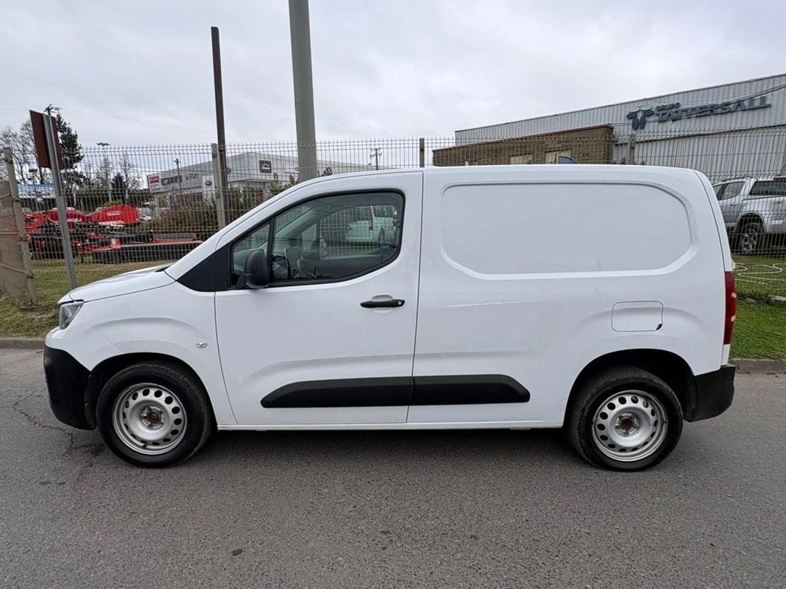 Peugeot PARTNER L1  DIESEL 2024 - Foto 4 de 12