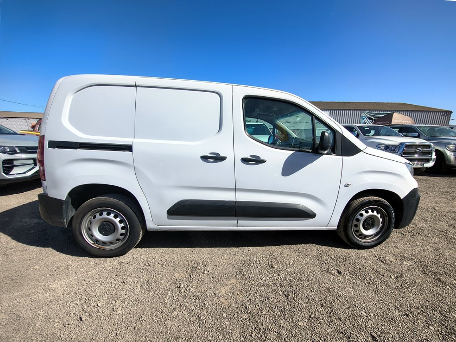 Peugeot PARTNER L1 1.5 Diesel 4X2 T/M 2024 - Imagen 4 de 17