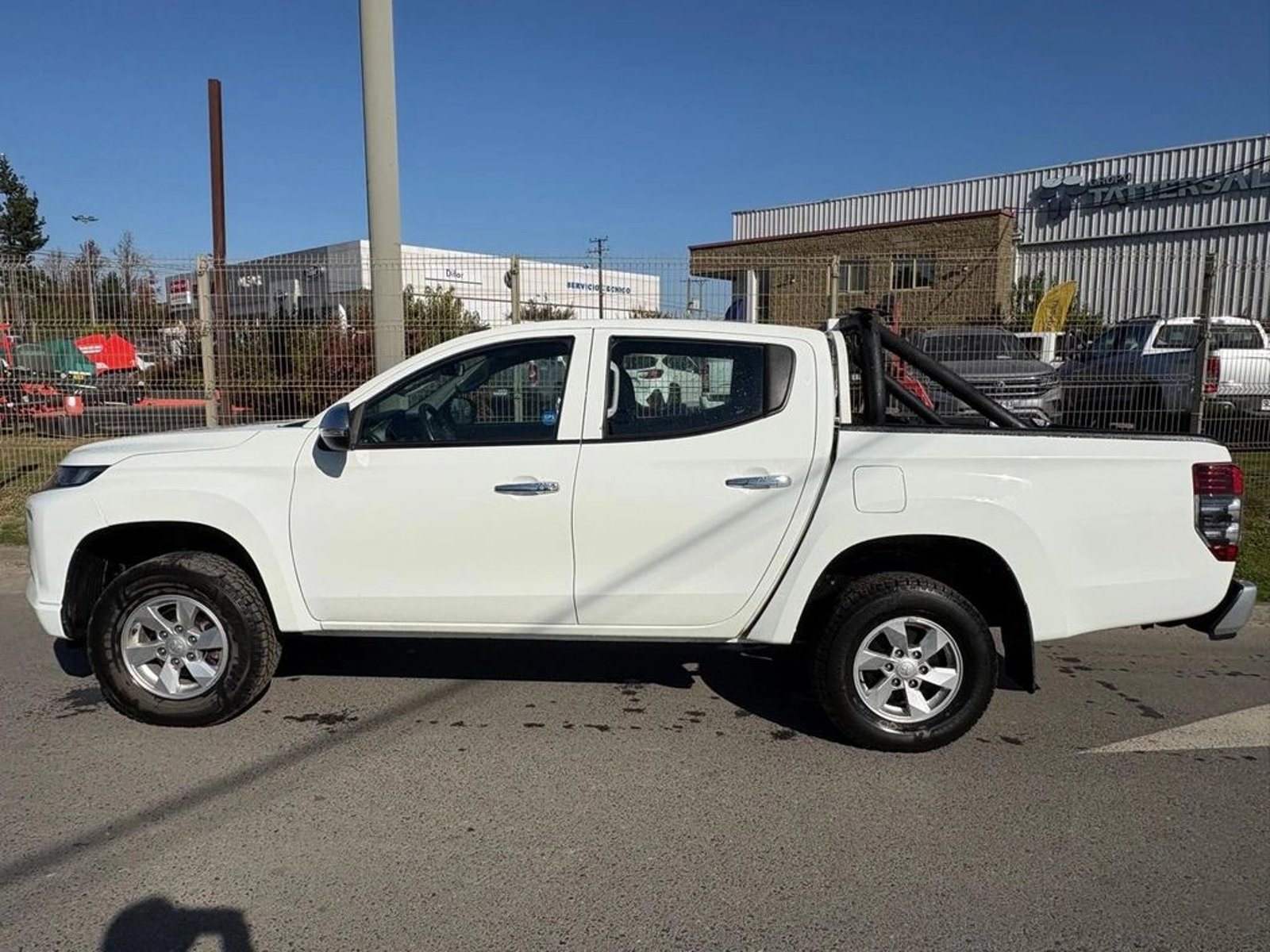 MITSUBISHI L200 KATANA CR 4X2 2023 - Imagen 4 de 12