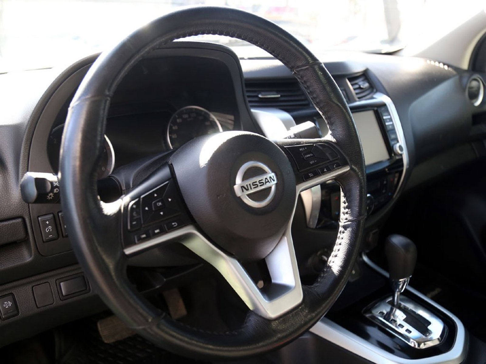 NISSAN NAVARA 2.3 AT 4X4 DIESEL 2022 - Imagen 13 de 20