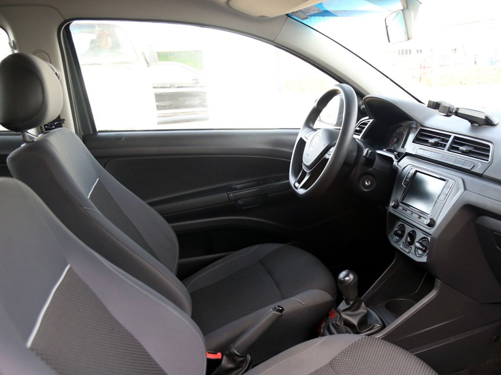 VOLKSWAGEN SAVEIRO CAB EXT 1.6 MT 2021 - Imagen 18 de 20